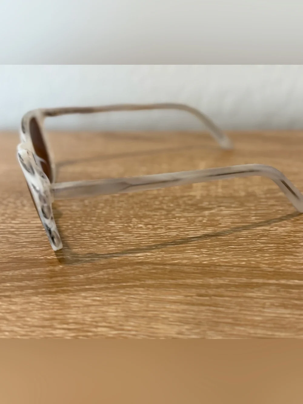 MADEWELL Ashcroft Clear Light Grey Marble Sunglasses Black Lenses Eyewear